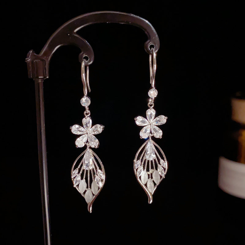 14K Gold-Plated Diamond Flower Leaf Tassel Earrings - Elegant Design