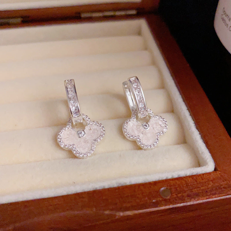 14K Gold Crystal Four-Leaf Flower Earrings – Elegant Sweet Design