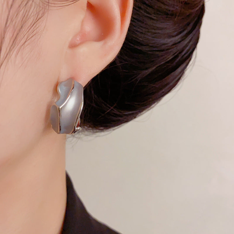 Luxury Irregular Metal Hoop Earrings – Elegant Minimalist Design