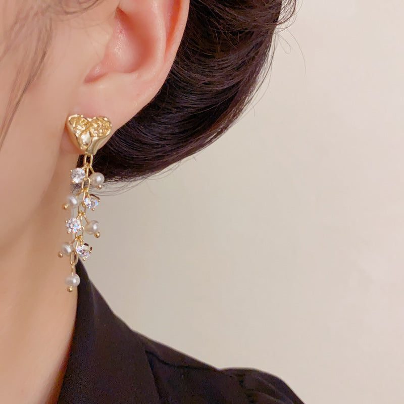 Luxury Irregular Heart Pearl Tassel Drop Earrings – Elegant Design