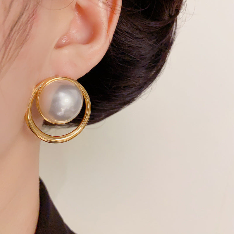 Elegant Large Pearl Round Ring Stud Earrings – Geometric Design