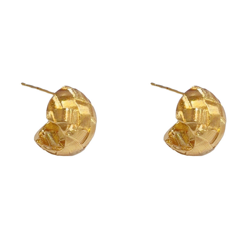 Elegant 18K Gold Woven Metal C-Hoop Earrings – French Retro Design