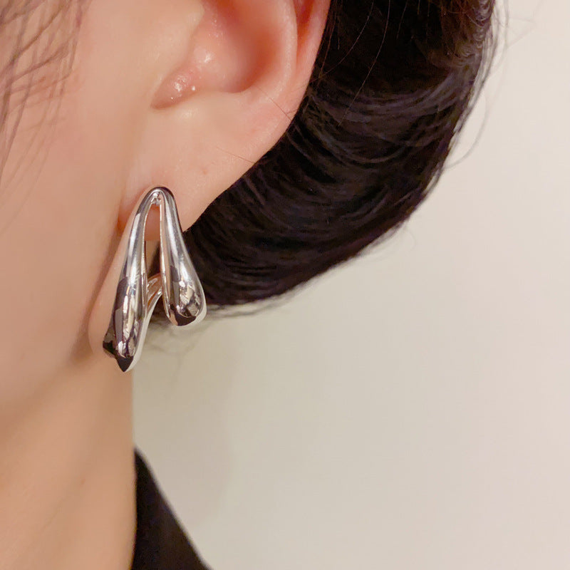 Luxury Three-Way Metal Droplet & Pearl Drop Earrings – Elegant Design
