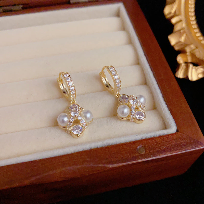 Elegant Zircon & Pearl 4Leaf Flower Ear Cuff Earrings – Floral Design