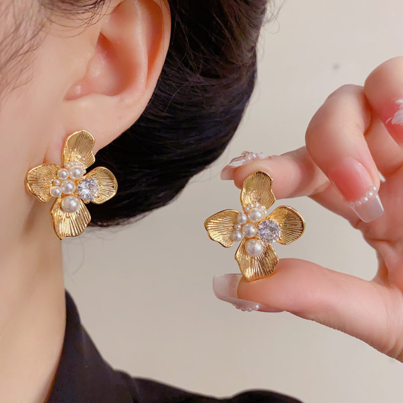 Eaioncol Floral Petal Pearl Stud Earrings 18K Gold
