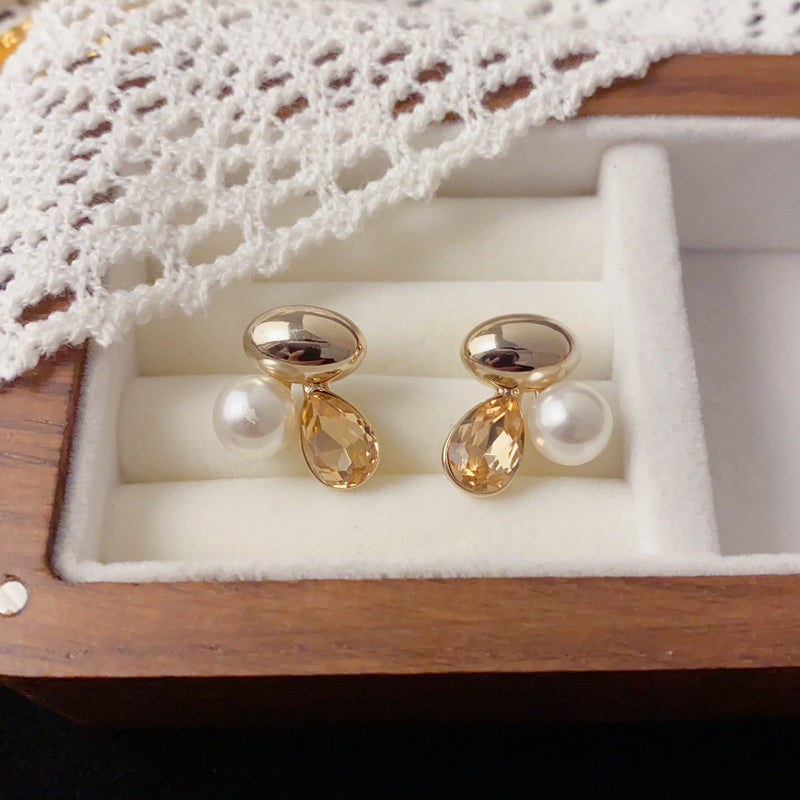 Luxury Oval Pearl Teardrop Stud Earrings – Elegant Minimalist Design