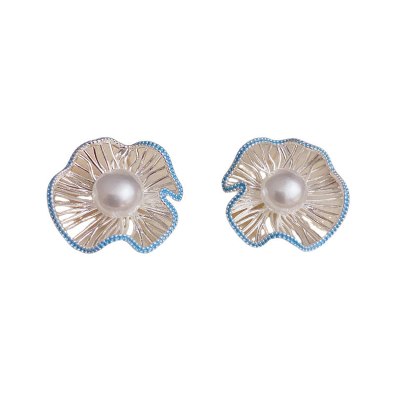 14K Gold Vintage Pearl Leaf-Edge Earrings – Elegant French Style