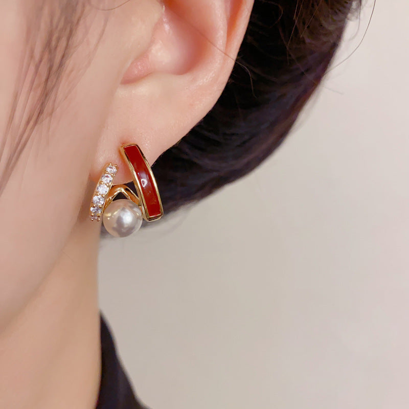 Elegant Zircon Red Triangle Pearl Stud Earrings – Geometric Design