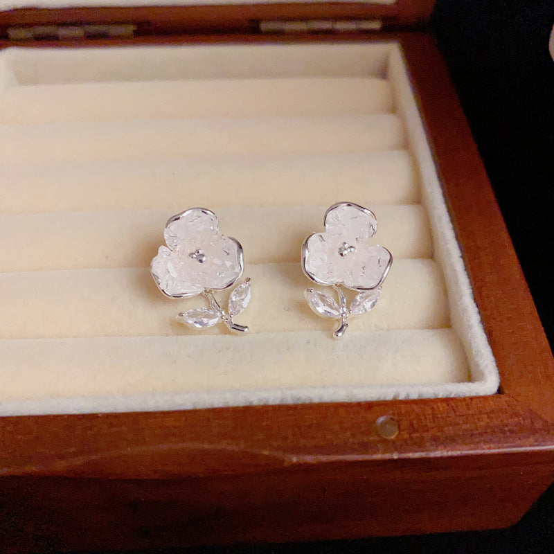 Silver-Plated Sweet Crystal Flower Stud Earrings – Elegant Design