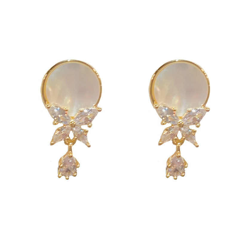 14K Gold Shell Zircon Butterfly Drop - Chic Elegance Design