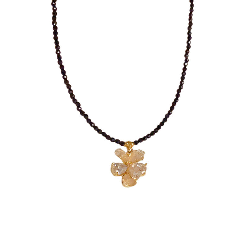 Luxury Black Crystal Necklace Diamond Flower Pendant – Elegant Design