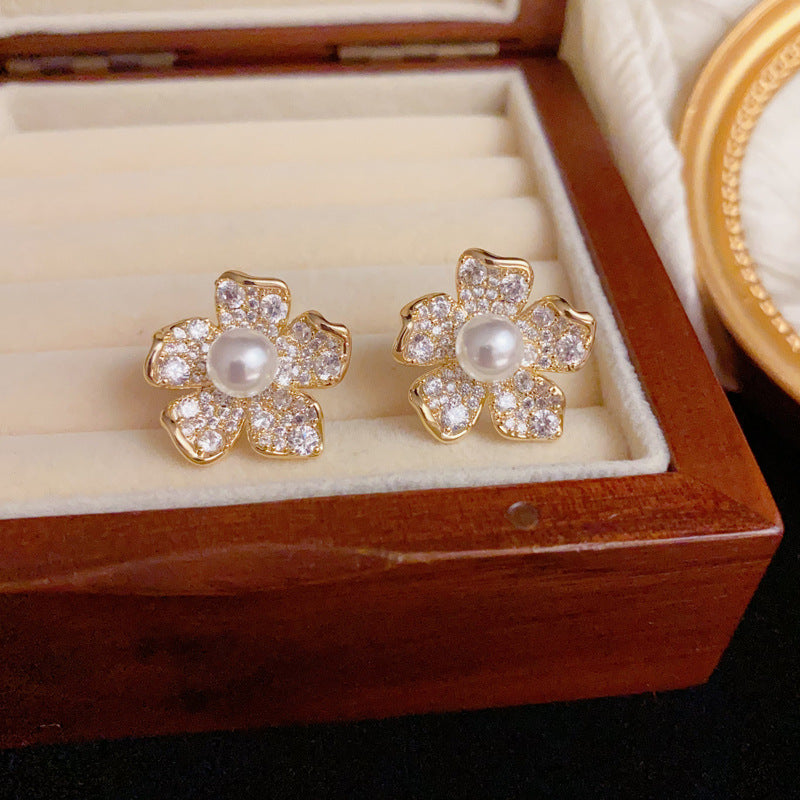 Luxury Zircon & Pearl Flower Stud Earrings – Floral Elegant Design