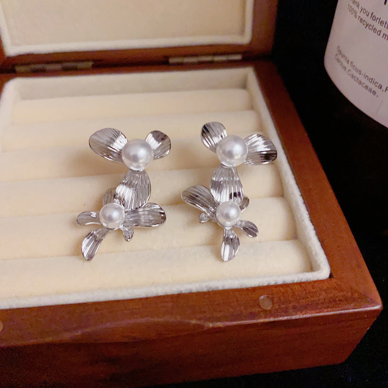 18K Gold Pearl Flower Tassel Earrings – Elegant Statement Design