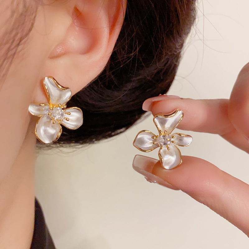 14K Gold Minimalist Enamel Flower Stud Earrings – Elegant Design