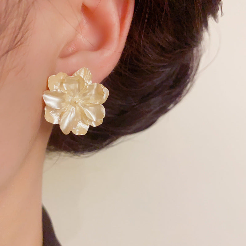 Elegant Flower Petal Stud Floral Earrings – S925 Silver Needle Design