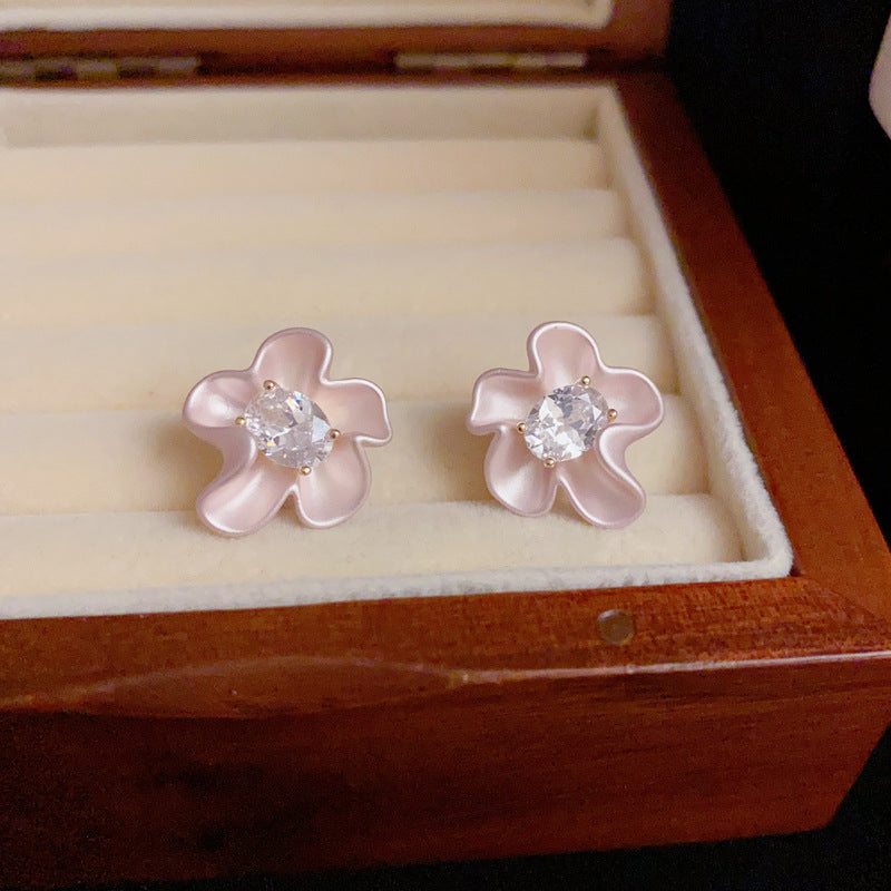 14K Gold Sweet Zircon Flower Stud Earrings – Elegant Floral Design