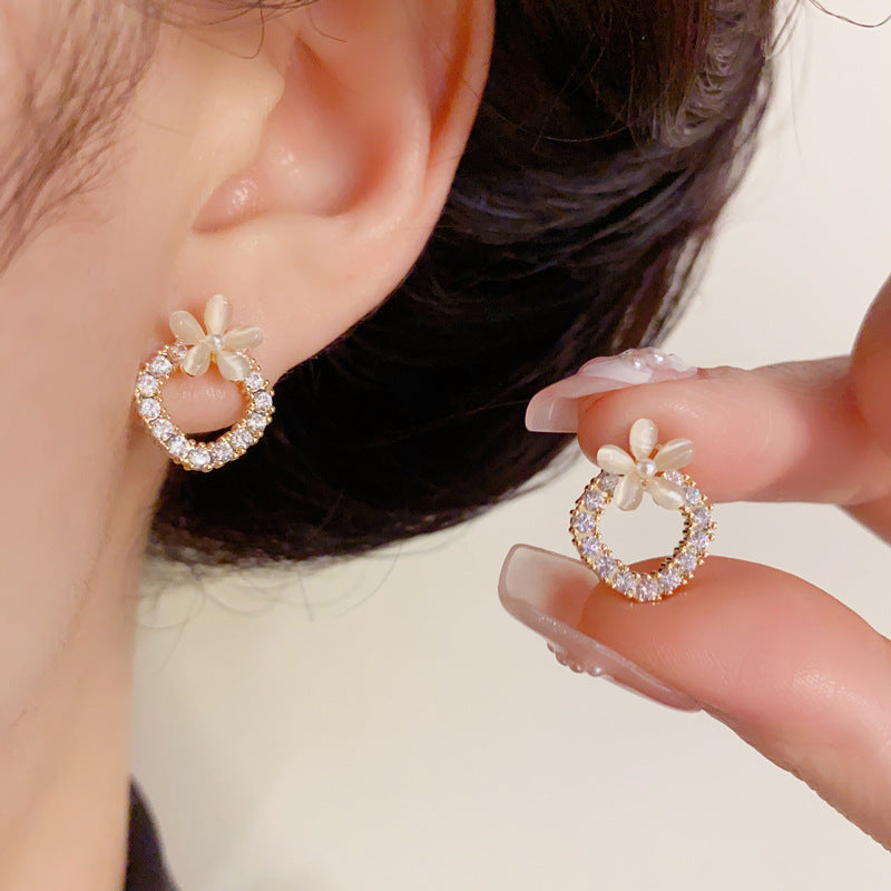 14K Gold Flower Diamond-Shaped Stud Earrings – Delicate Chic Design