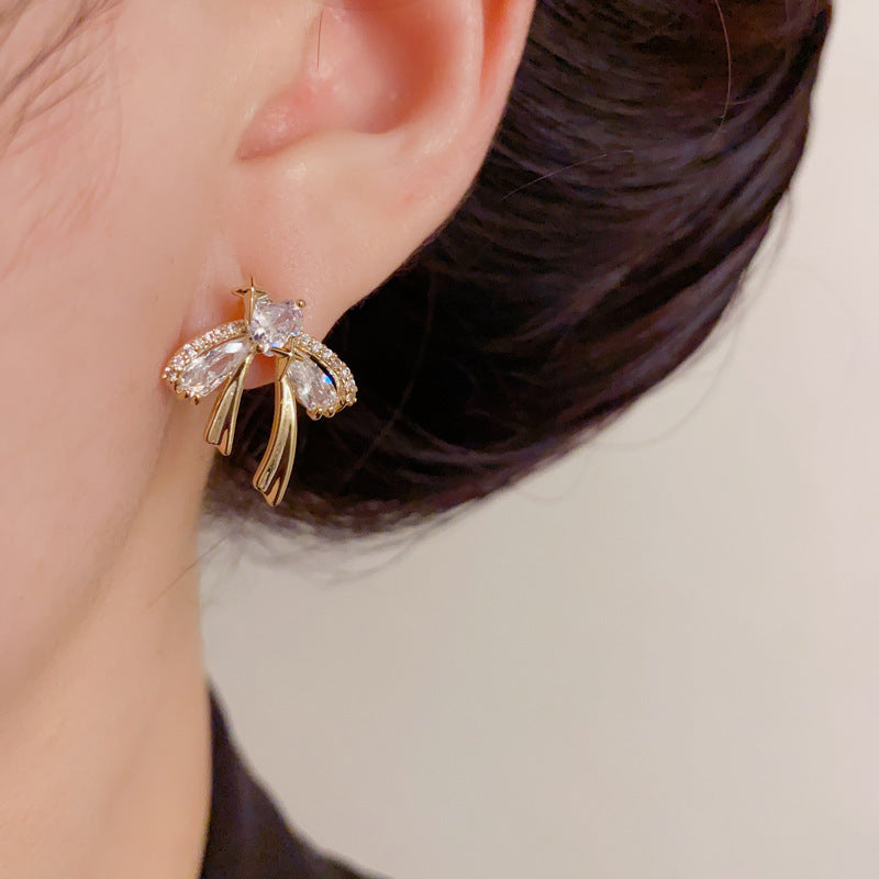 Luxury Full Pave Rhinestone Bow Stud Earrings – Elegant Design