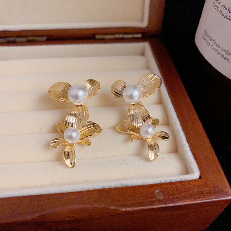 18K Gold Pearl Flower Tassel Earrings – Elegant Statement Design