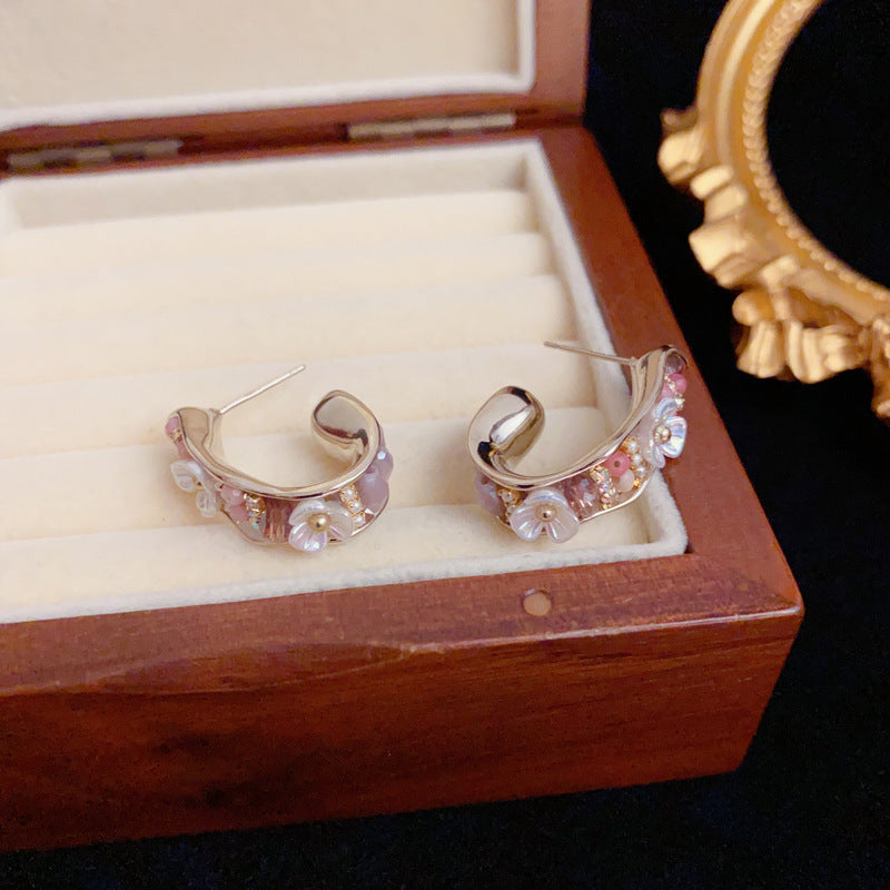 Elegant Beaded Petal C-Shaped Hoop Gold Earrings – Floral Design