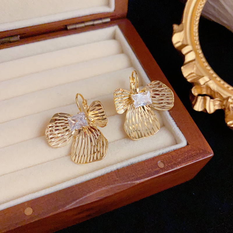 16K Gold Elegant Zircon Textured Petal Earrings – Floral Design