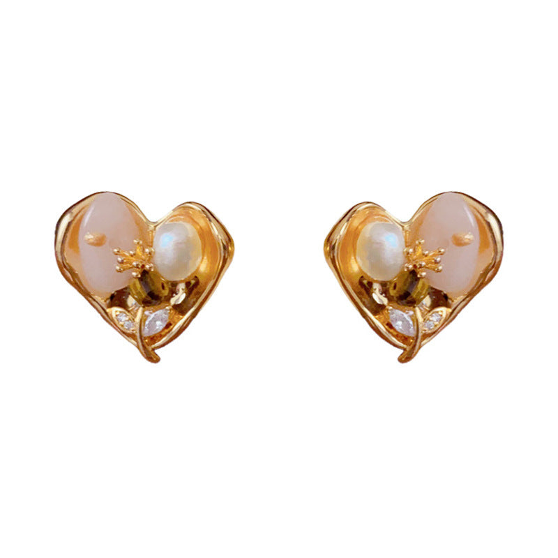Luxury Pearl Flower & Heart Stud Gold Earrings – Elegant Design