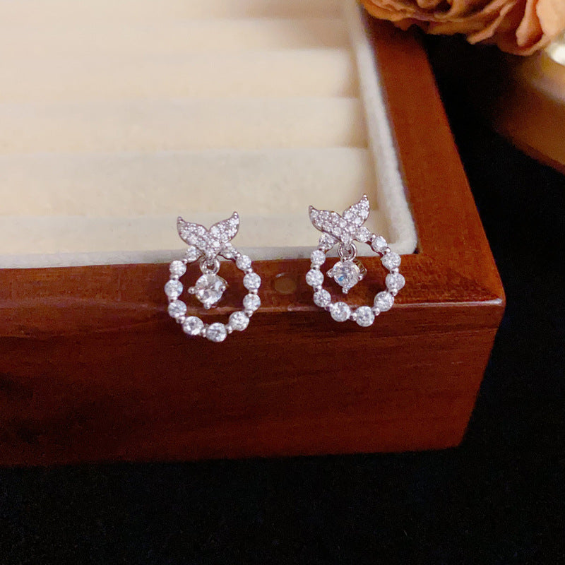 14K Gold Full-Zircon Fishtail Round Stud Earrings – S925 Silver Needle