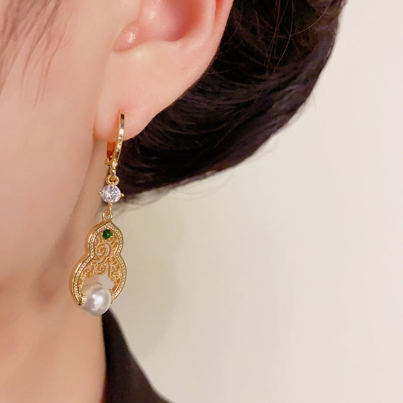 Elegant Openwork Gourd & Pearl Ear Cuff Earrings – Floral Design