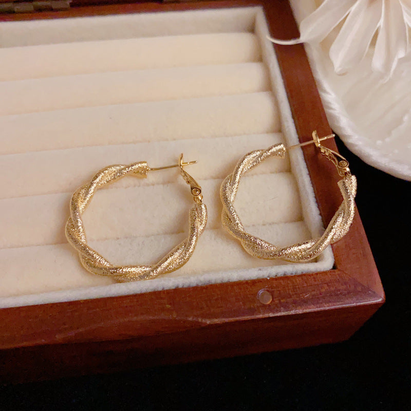 Elegant Sandblasted Twisted Hoop Earrings – Geometric Design