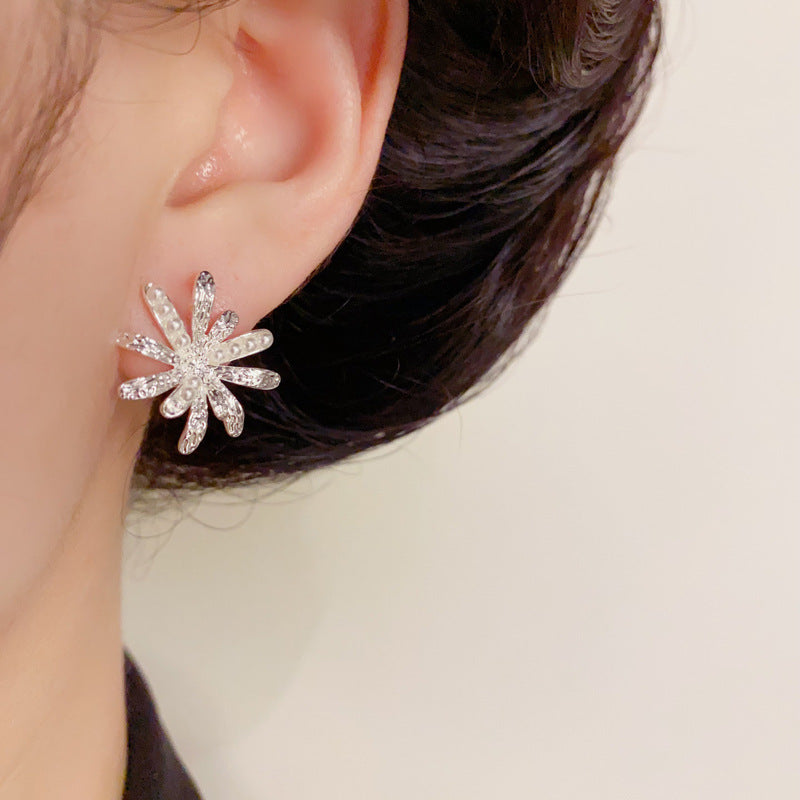 14K Gold-Plated Pearl Firework Stud Earrings – Chic Floral Design