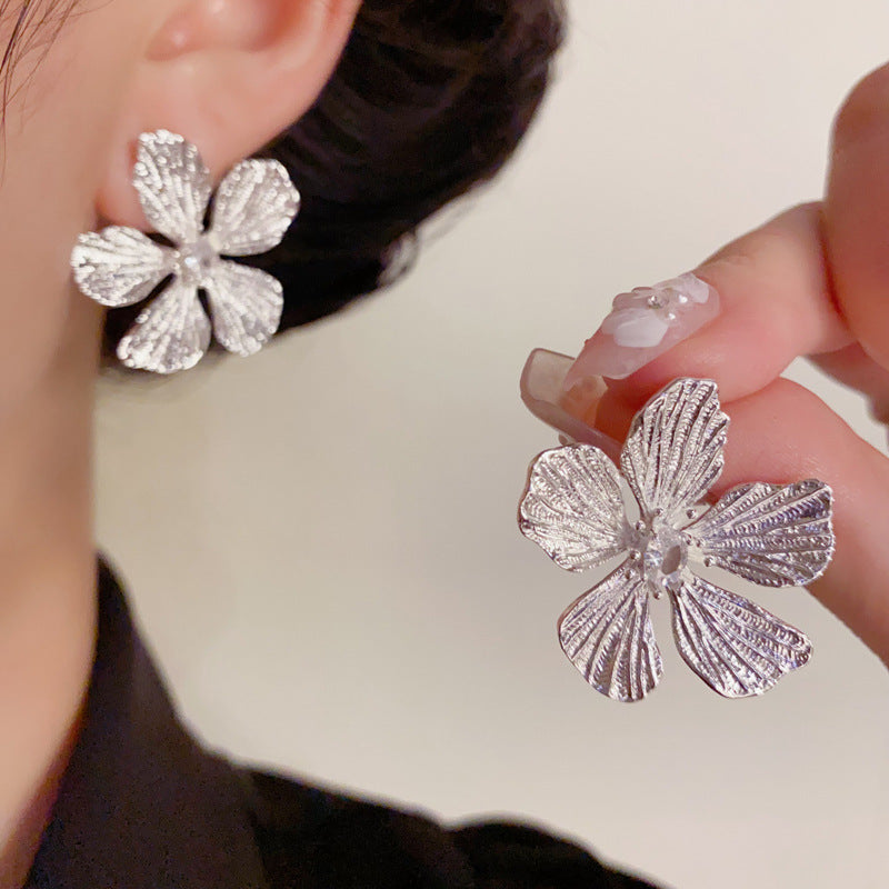 Elegant Zircon 3D Petal Stud Gold Earrings – Floral Design