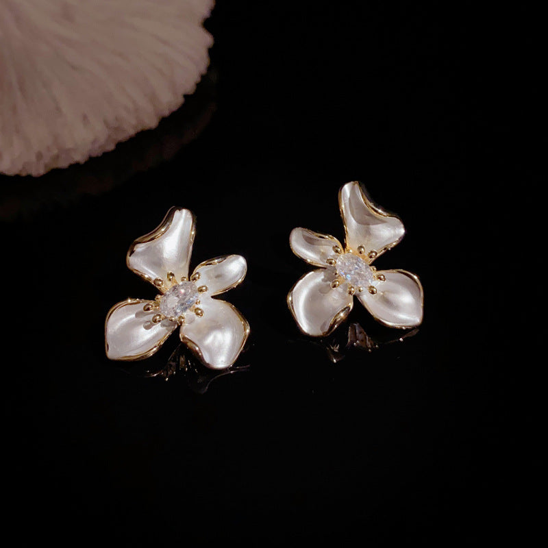 14K Gold Minimalist Enamel Flower Stud Earrings – Elegant Design