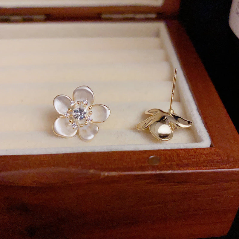14K Gold-Plated Zircon Flower Stud Earrings – Elegant Floral Sparkle