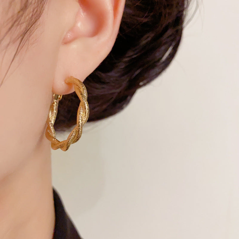 Elegant Sandblasted Twisted Hoop Earrings – Geometric Design