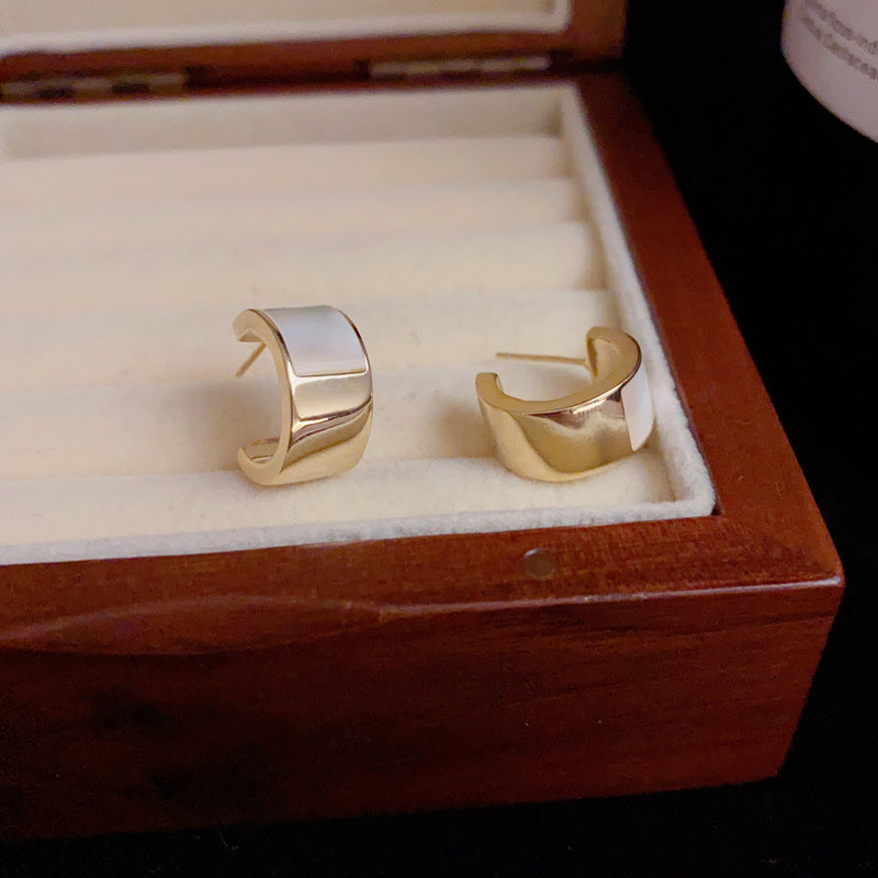 14K Gold-Plated Geometric Shell C-Shaped Earrings – Minimalist Design