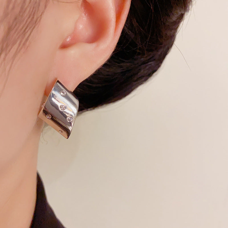 Elegant Zircon Irregular Metal Earrings – Geometric Design