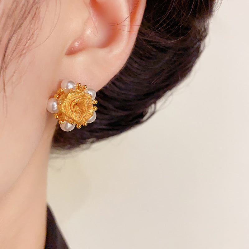 18K Gold Luxury Pearl & 3D Rose Stud Earrings – Elegant Design