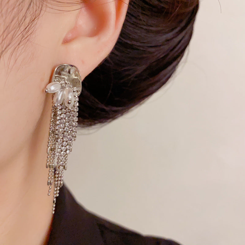 Luxury Metal Pearl Full-Zircon Tassel Drop Earrings – Elegant Design