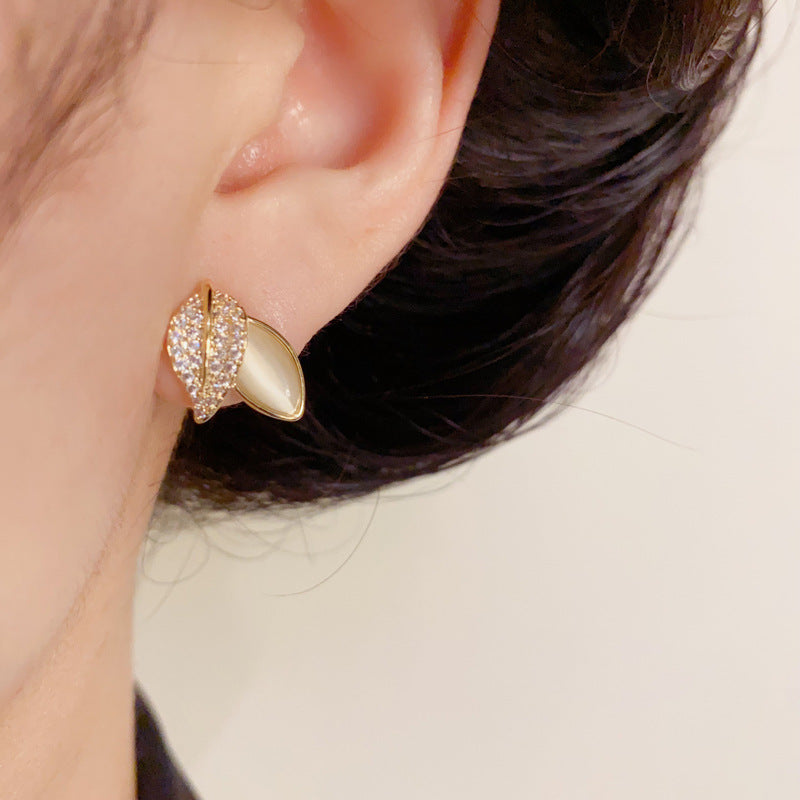 14K Gold-Plated Zircon Leaf Stud Earrings – Elegant Minimalist Design