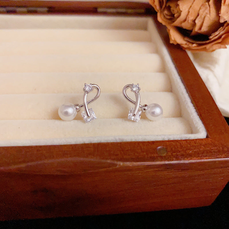 Luxury Square Zircon & Faux Pearl Stud Earrings – Geometric Design