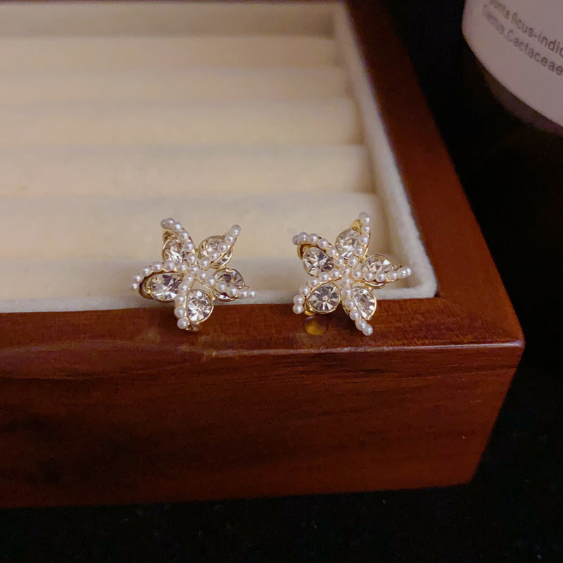 14K Gold Pearl Diamond Starfish Stud Earrings – Elegant Design