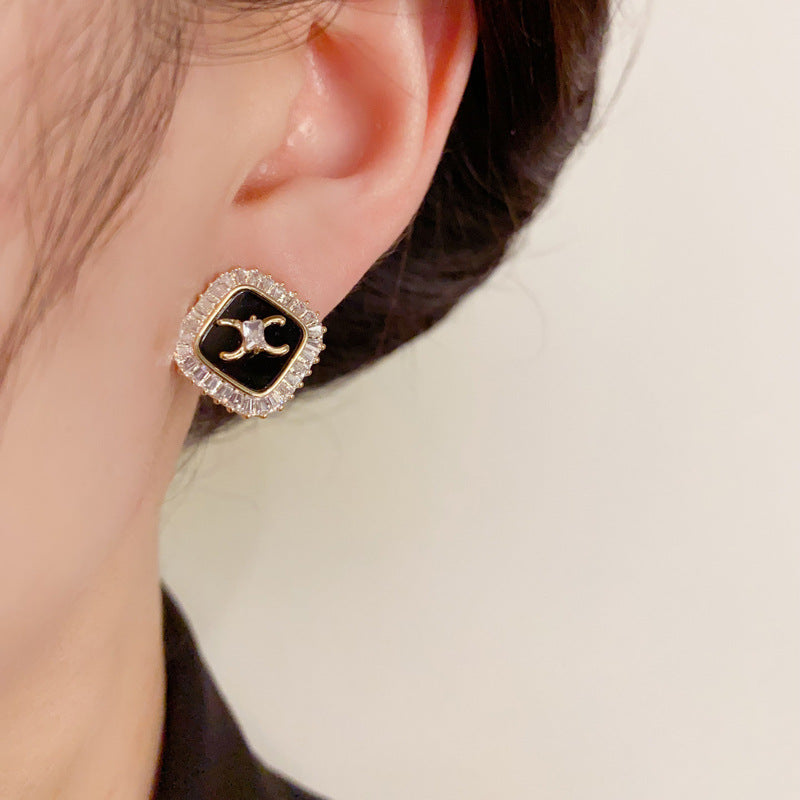 14K Gold Full Zircon Rhombus Ear Clip - Chic Elegance Design