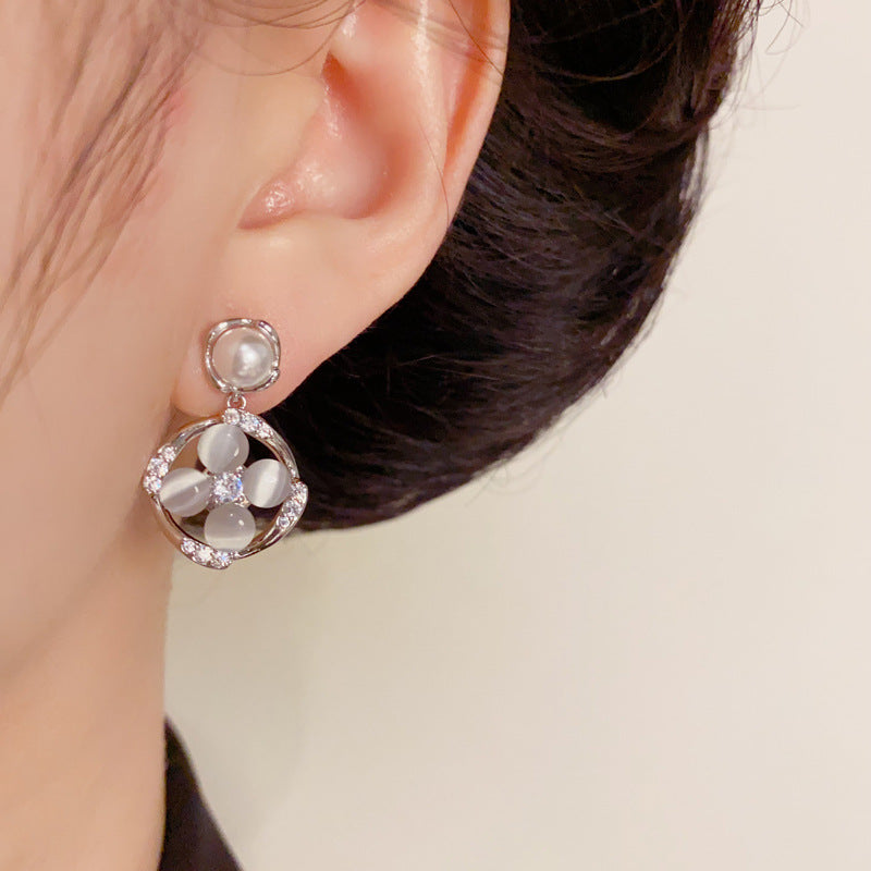 Elegant Flower Petal Geometric Pearl Earrings – Silver Needle Design