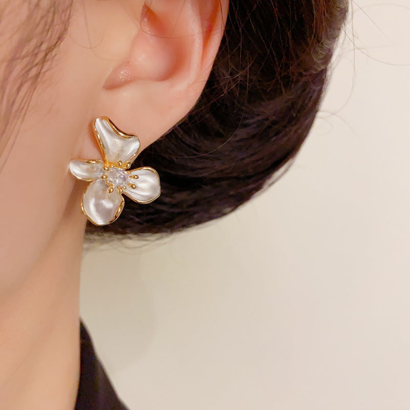 14K Gold Minimalist Enamel Flower Stud Earrings – Elegant Design