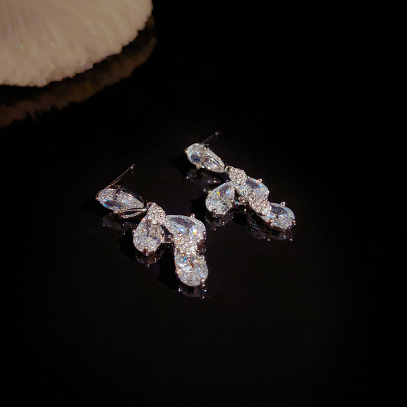 14K Gold Luxury Zircon Leaf Tassel Drop Earrings – Elegant Design