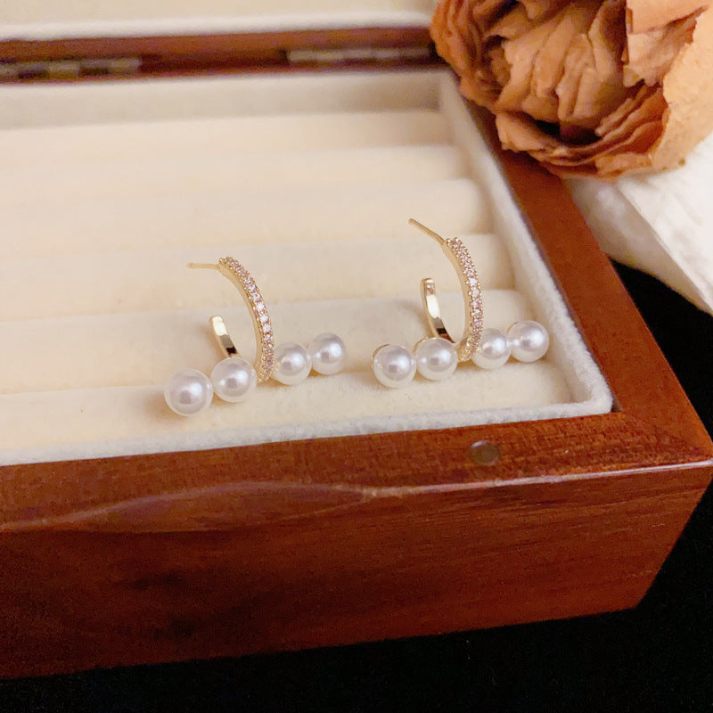 Luxury Horizontal Pearl Bar Earrings – Elegant Design
