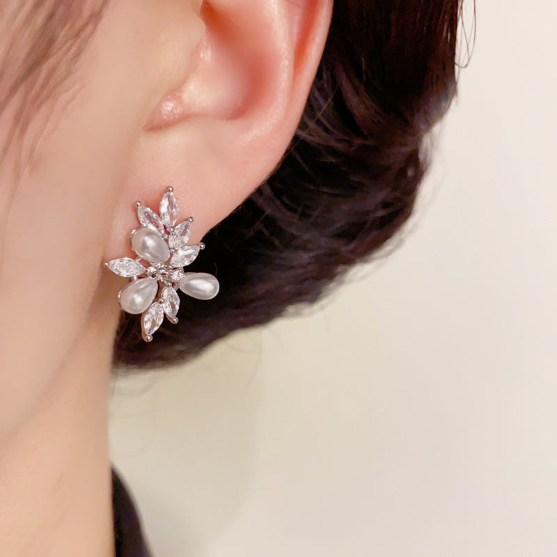 14K Gold-Plated Waterdrop Zircon Pearl Stud Earrings – Elegant Design