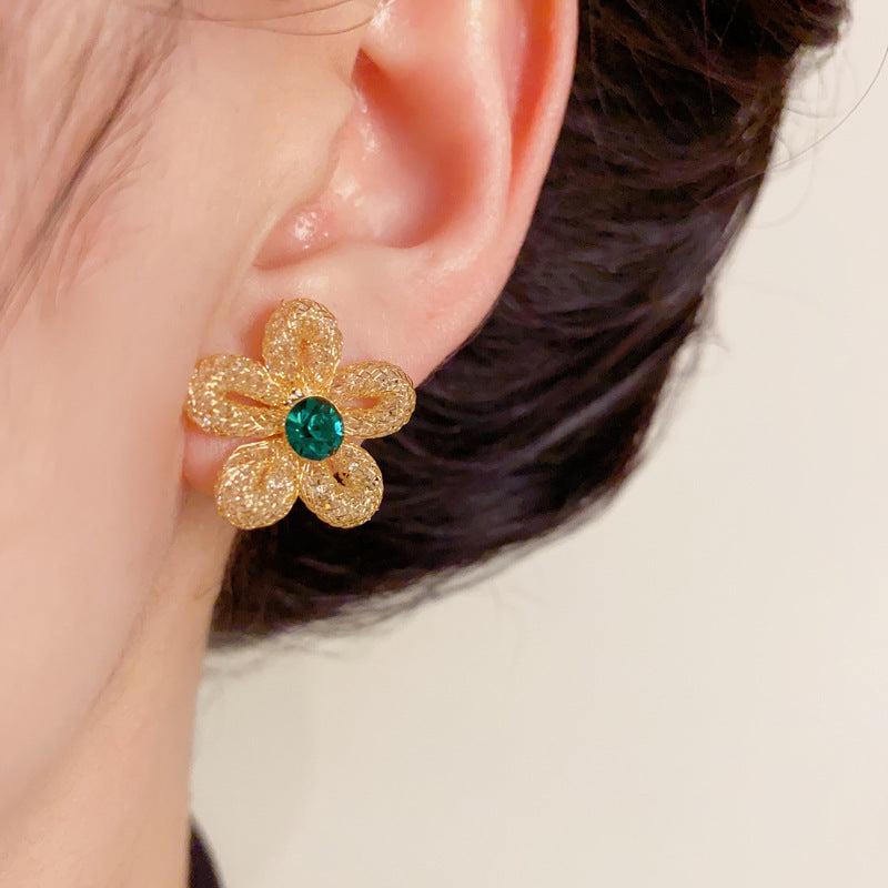 14K Gold-Plated Hollow Floral Stud Earrings – Elegant Minimalist