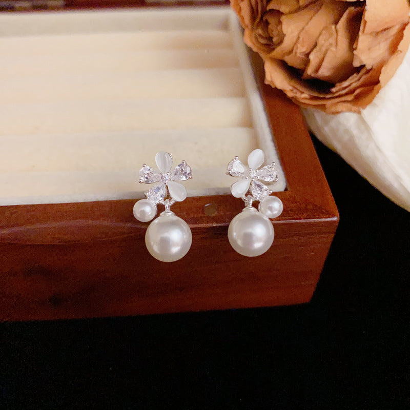Luxury Zircon Cat's Eye & Flower Pearl Stud Earrings – Elegant Design