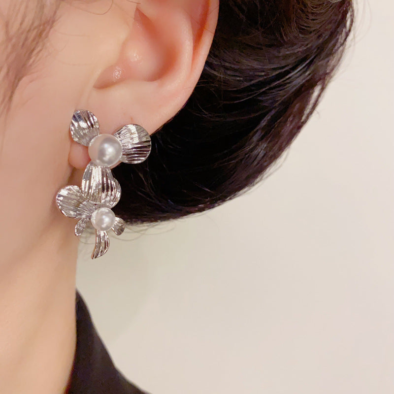 18K Gold Pearl Flower Tassel Earrings – Elegant Statement Design